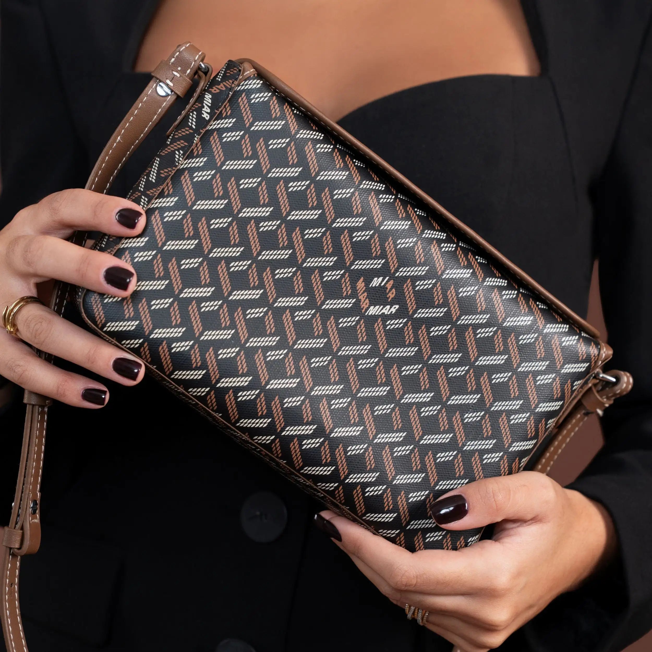 #color_black/tan