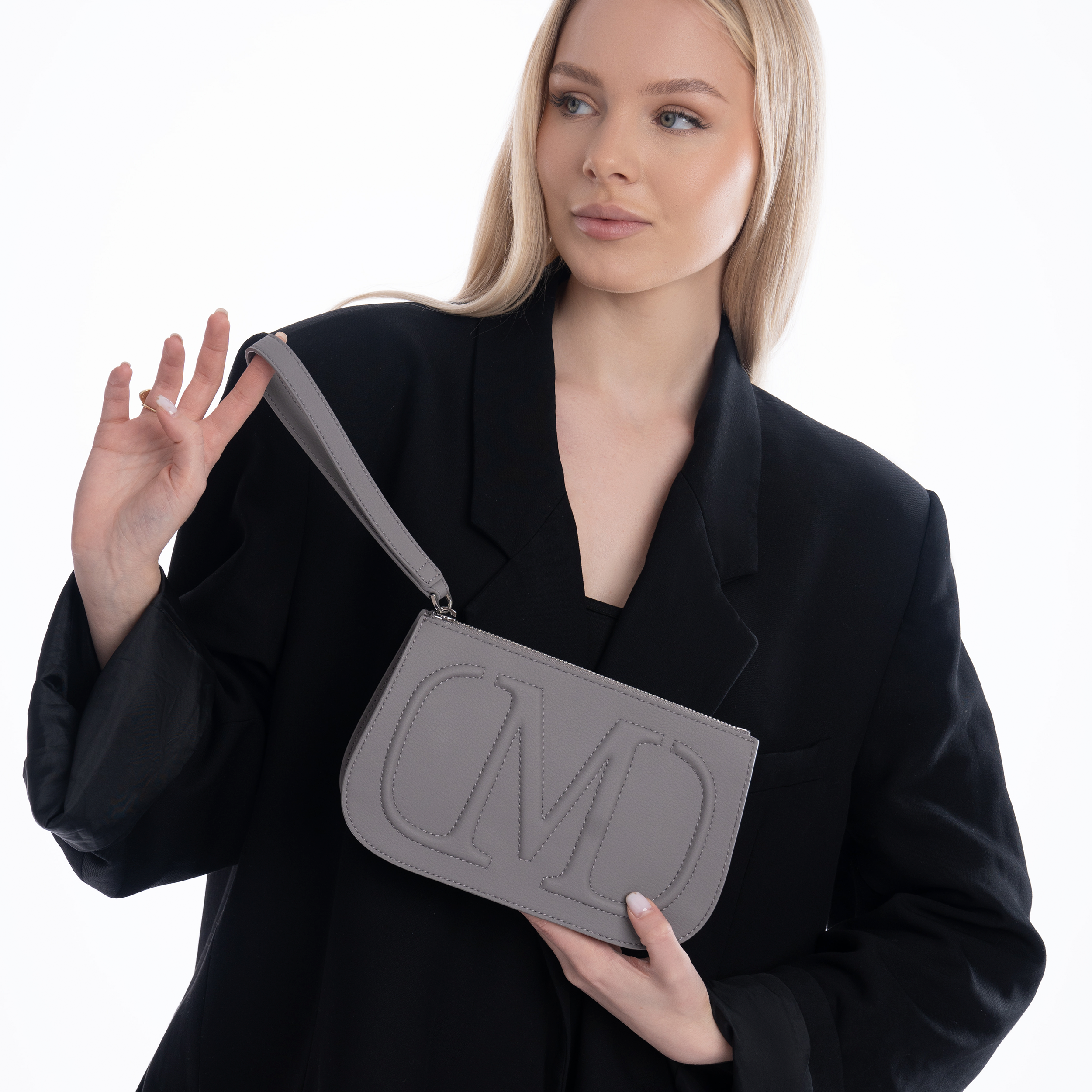 LOGO POUCH