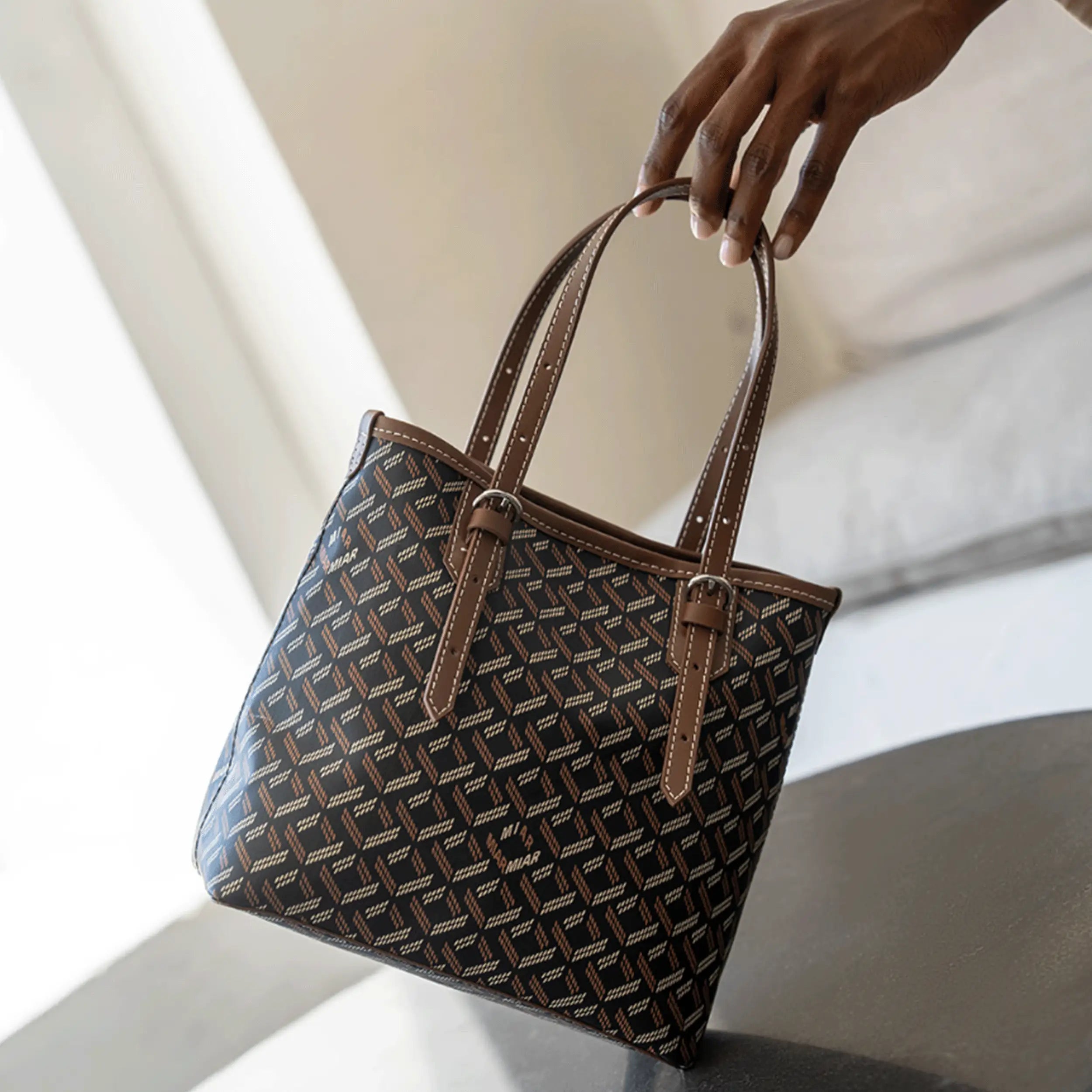 #color_black/tan